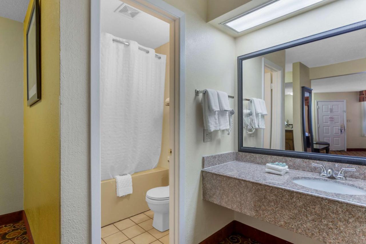Suite with Two Queen Beds and Sofabed - Spa Bath - Non Smoking at Best Western Benton Inn
