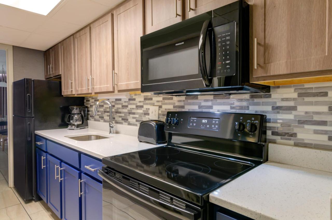 Oceanfront Double Suite at Captain's Quarters Resort