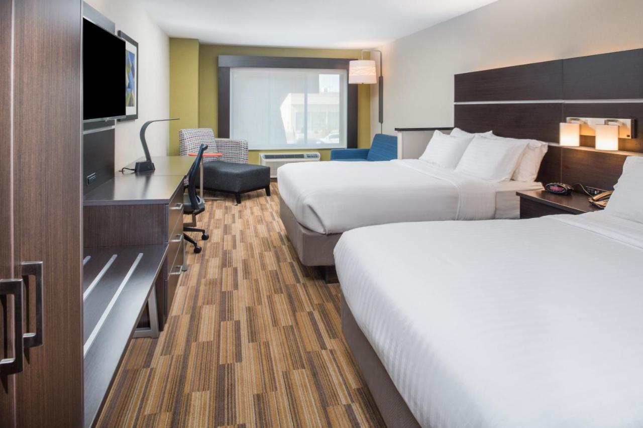 Executive Queen Room with Two Queen Beds at Holiday Inn Express Hotel & Suites Bismarck by IHG