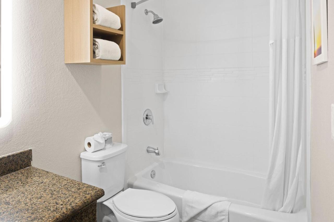 King Room - Non-Smoking at Days Inn by Wyndham San Diego-East/El Cajon