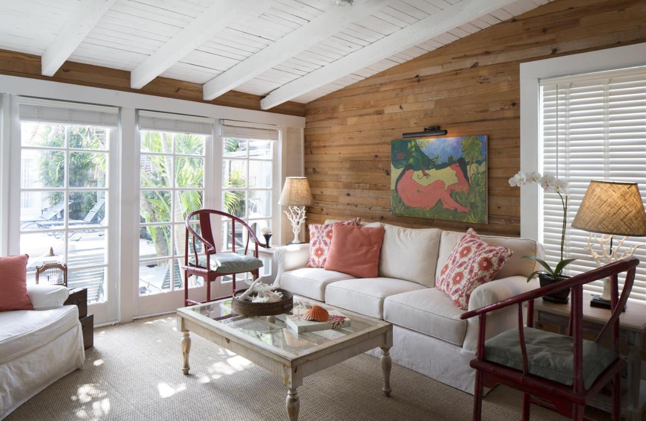 Deluxe King Suite H at Simonton Court Historic Inn & Cottages