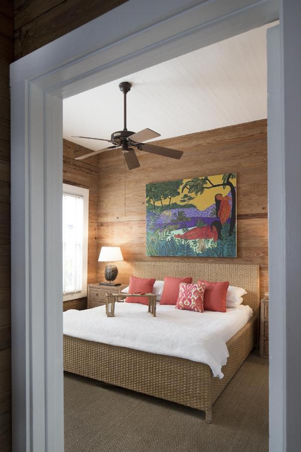 Deluxe King Suite H at Simonton Court Historic Inn & Cottages