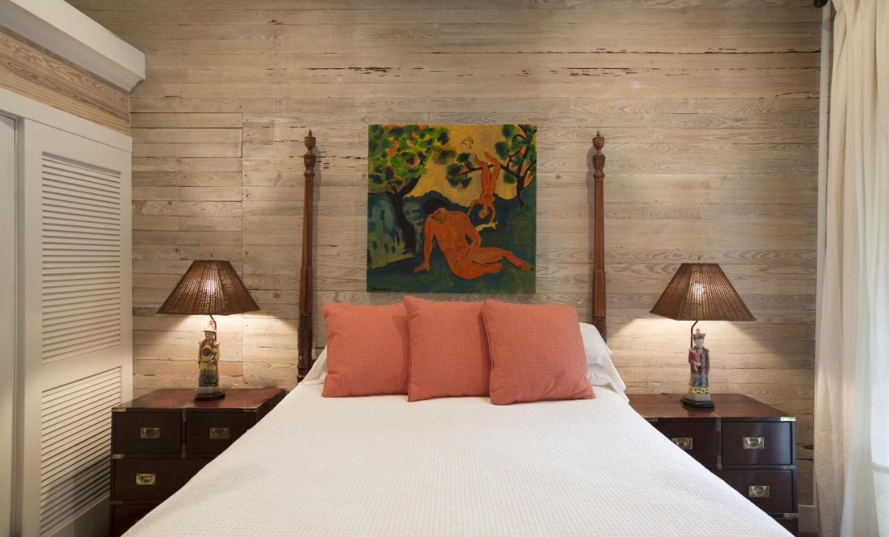 Queen Room E at Simonton Court Historic Inn & Cottages