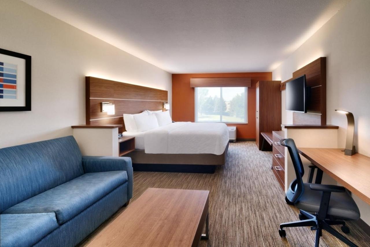 Executive King Room with Sofa Bed - Non-Smoking at Holiday Inn Express Billings by IHG