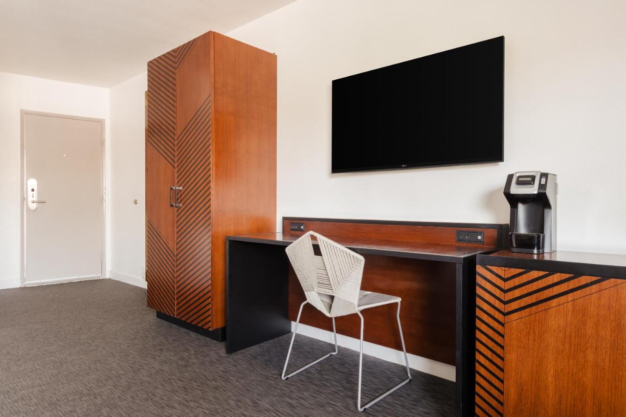 Junior Suite at V Capri Palm Springs, a Dolce by Wyndham