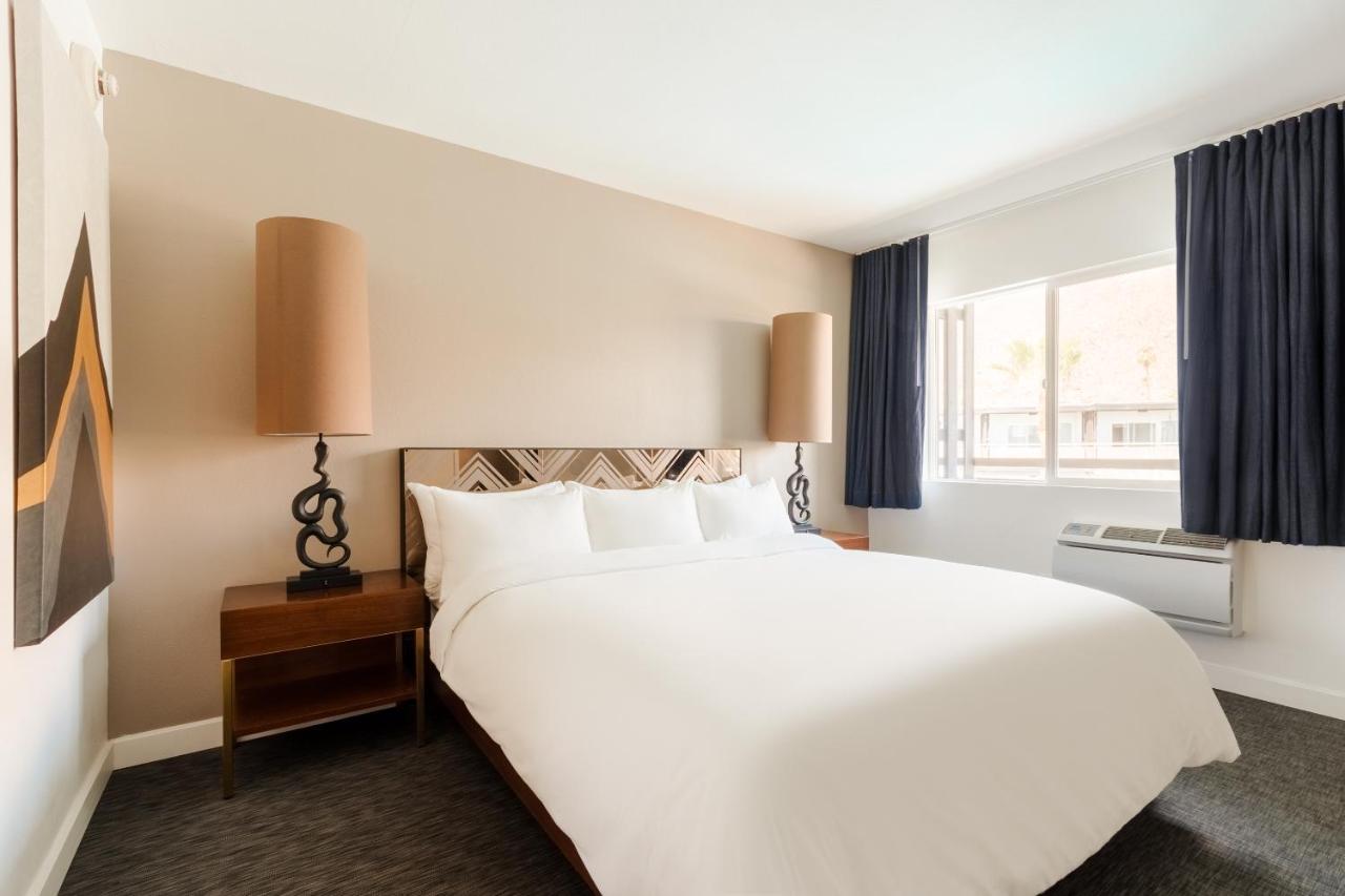 King Suite at V Capri Palm Springs, a Dolce by Wyndham