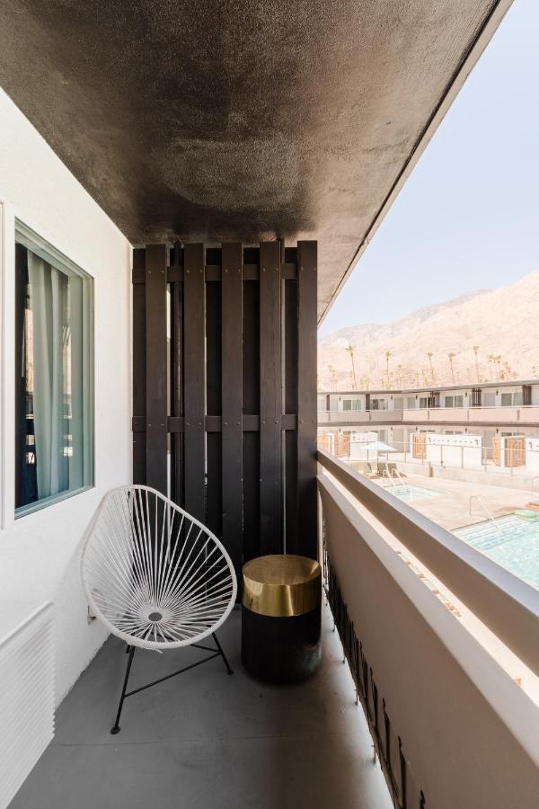 King Suite at V Capri Palm Springs, a Dolce by Wyndham