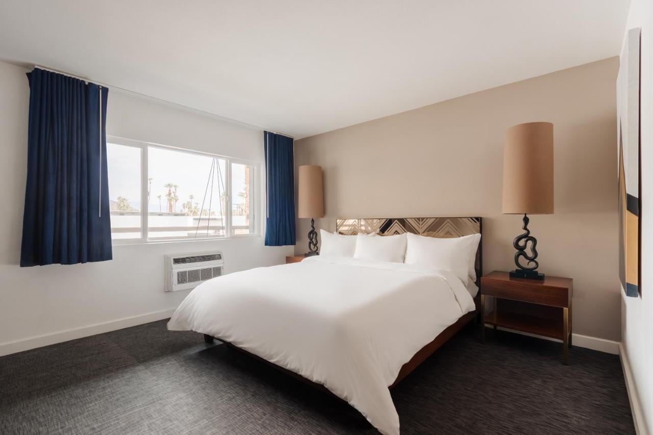 Deluxe King Room at V Capri Palm Springs, a Dolce by Wyndham