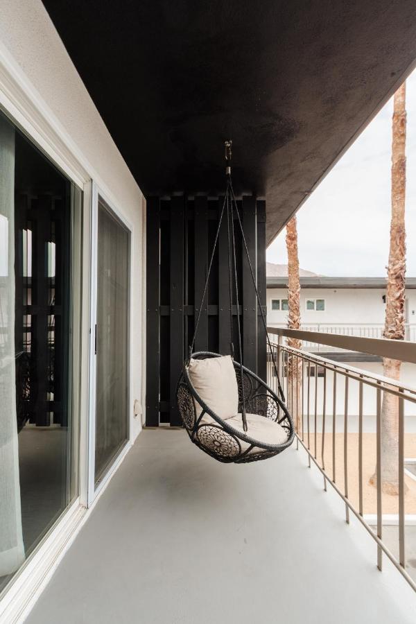 King Room at V Capri Palm Springs, a Dolce by Wyndham