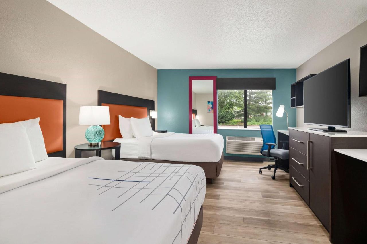 Deluxe Double Room with Two Double Beds at La Quinta Inn by Wyndham Columbus Dublin
