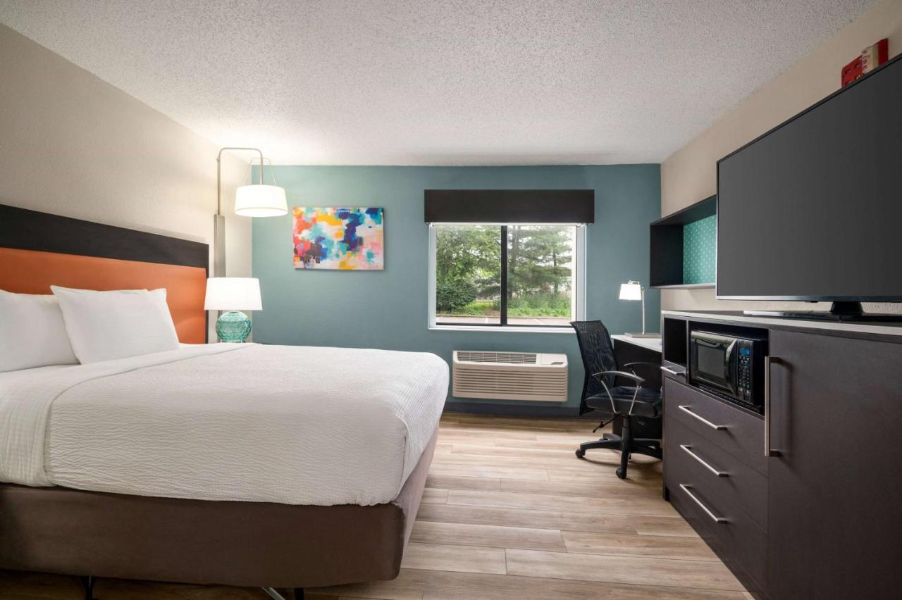 Double Room - Disability Access at La Quinta Inn by Wyndham Columbus Dublin