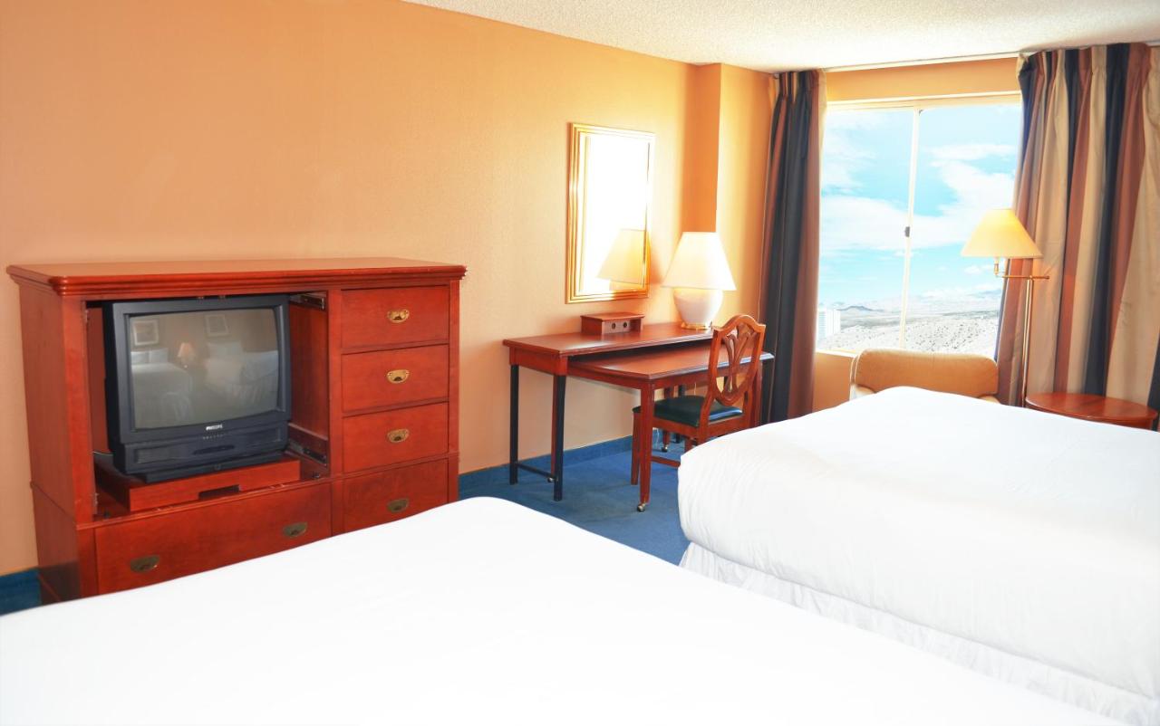 Double Room with River View at Laughlin River Lodge