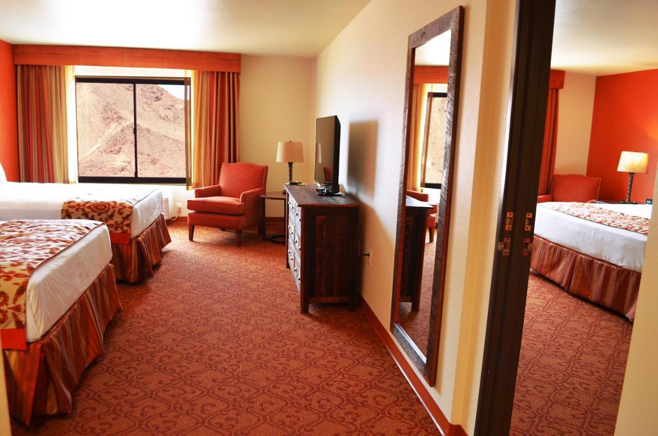 Deluxe Queen Room with 2 Queen Beds at Hoover Dam Lodge