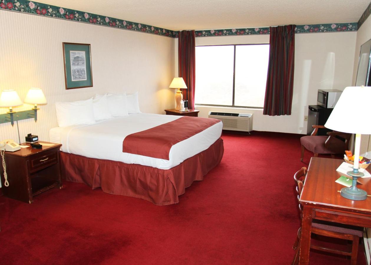 Standard King Room at Hoover Dam Lodge