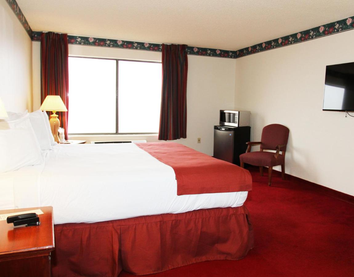 Standard King Room at Hoover Dam Lodge