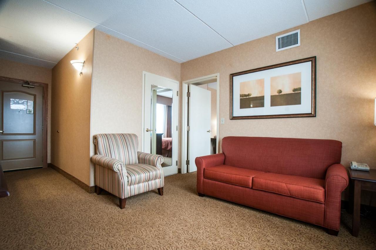 One-Bedroom King Suite/Non-Smoking at Comfort Inn & Suites Cuyahoga Falls - Akron