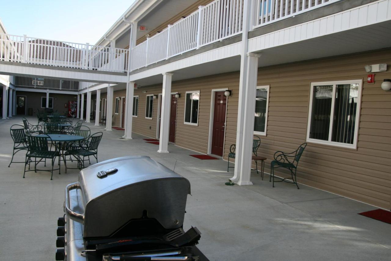 King Suite at Affordable Suites Fayetteville