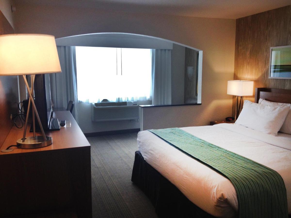 King Leisure Room at Holiday Inn Express & Suites Fraser - Winter Park Area by IHG