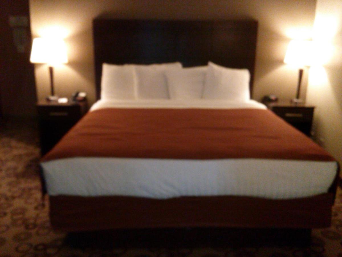 Deluxe Studio King Suite - Non-Smoking at AmericInn by Wyndham Blue Earth