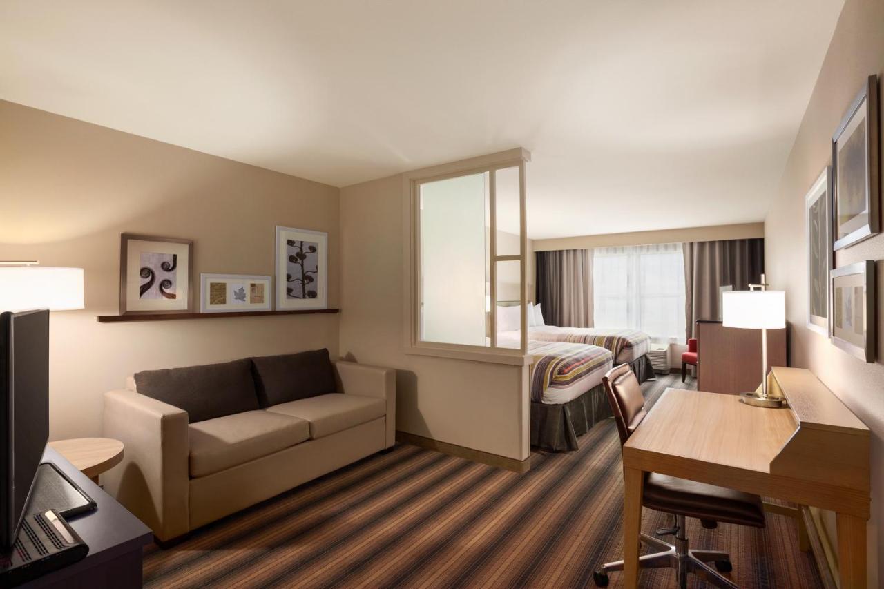 Queen Studio with Sofa Bed at Country Inn & Suites by Radisson, Bozeman, MT
