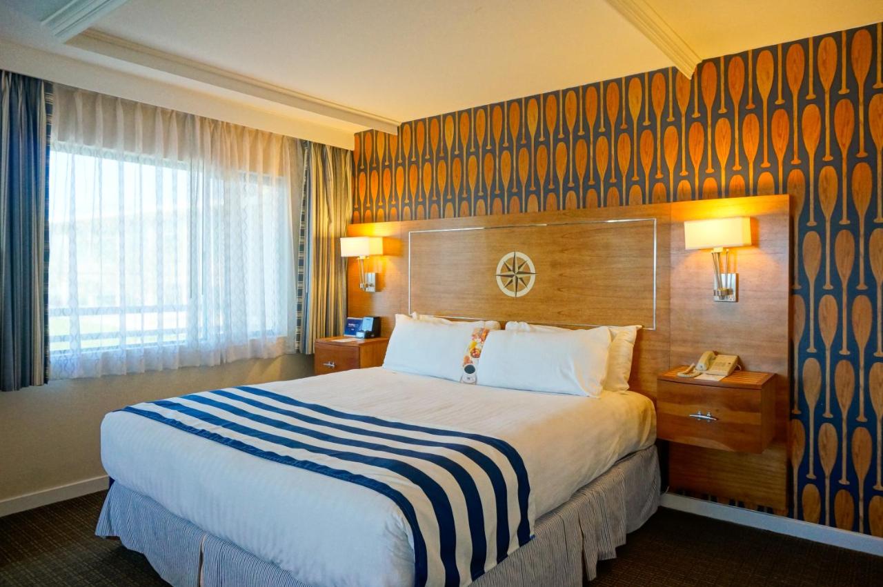 King Room at Waterfront Hotel, part of JdV by Hyatt (12381)
