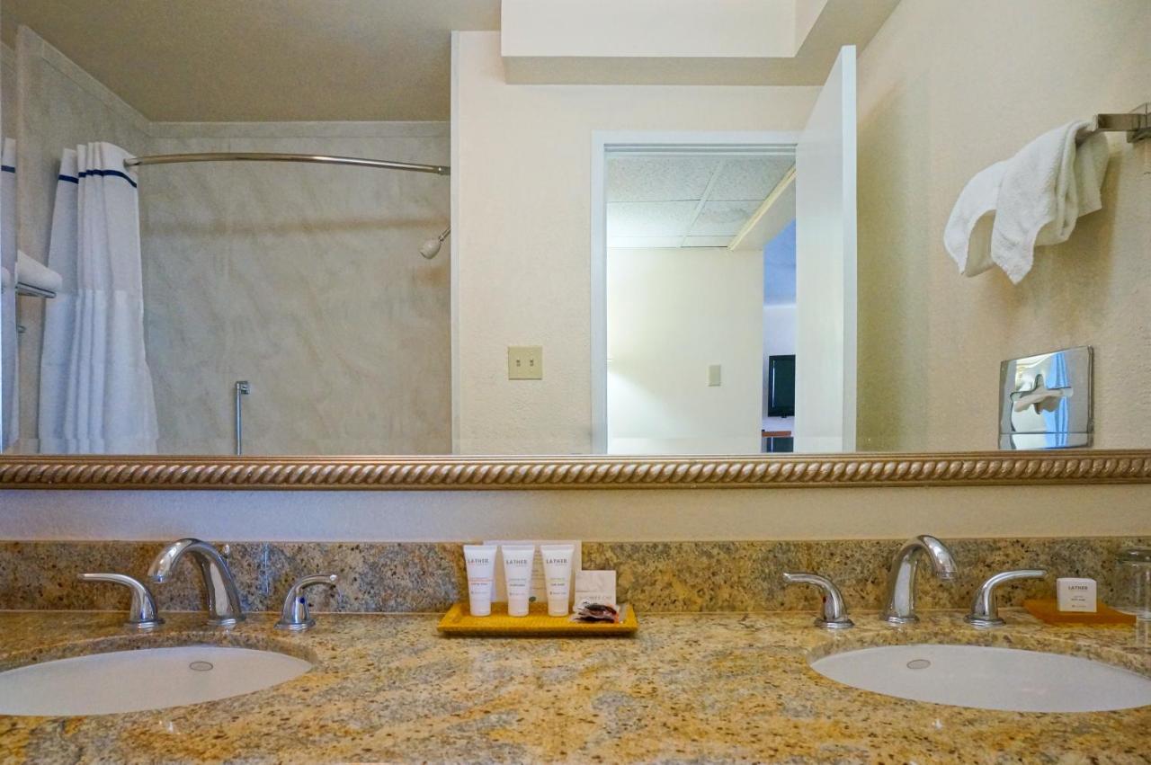 Junior King Suite at Waterfront Hotel, part of JdV by Hyatt (12381)