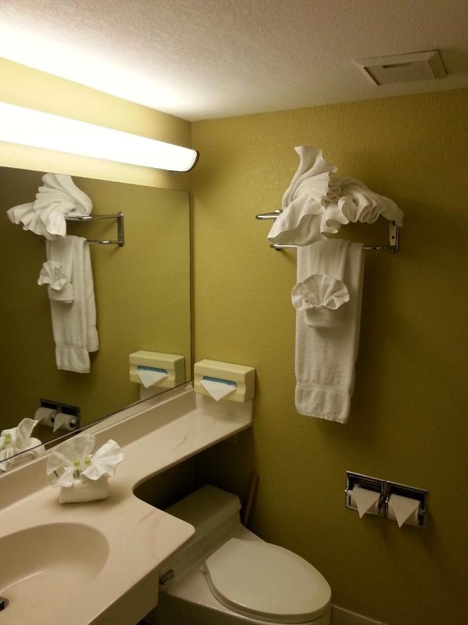 Triple Room at Vista Inn Lake Tarpon