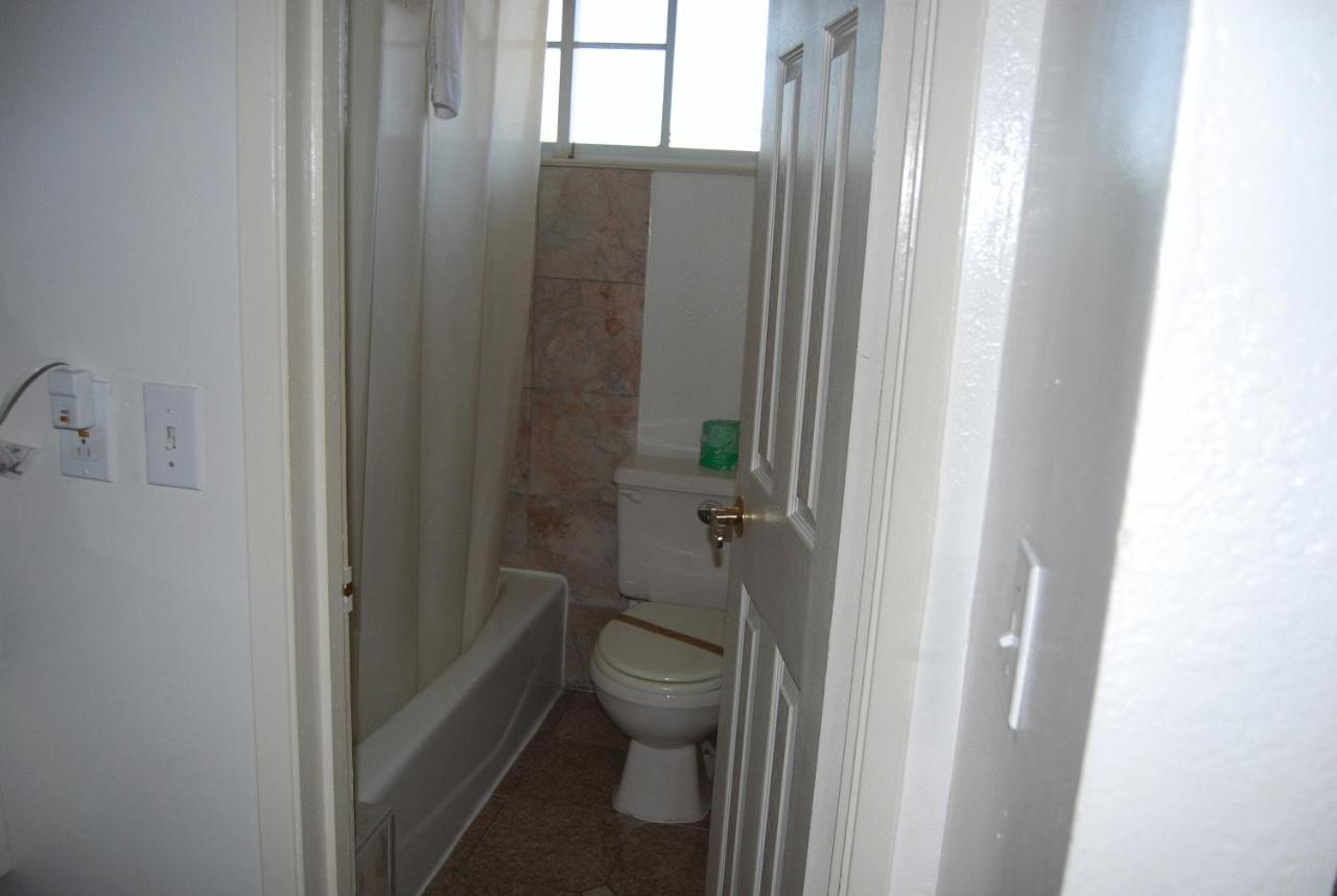 Standard Double Room with Two Double Beds at Stanford Motor Inn Palo Alto