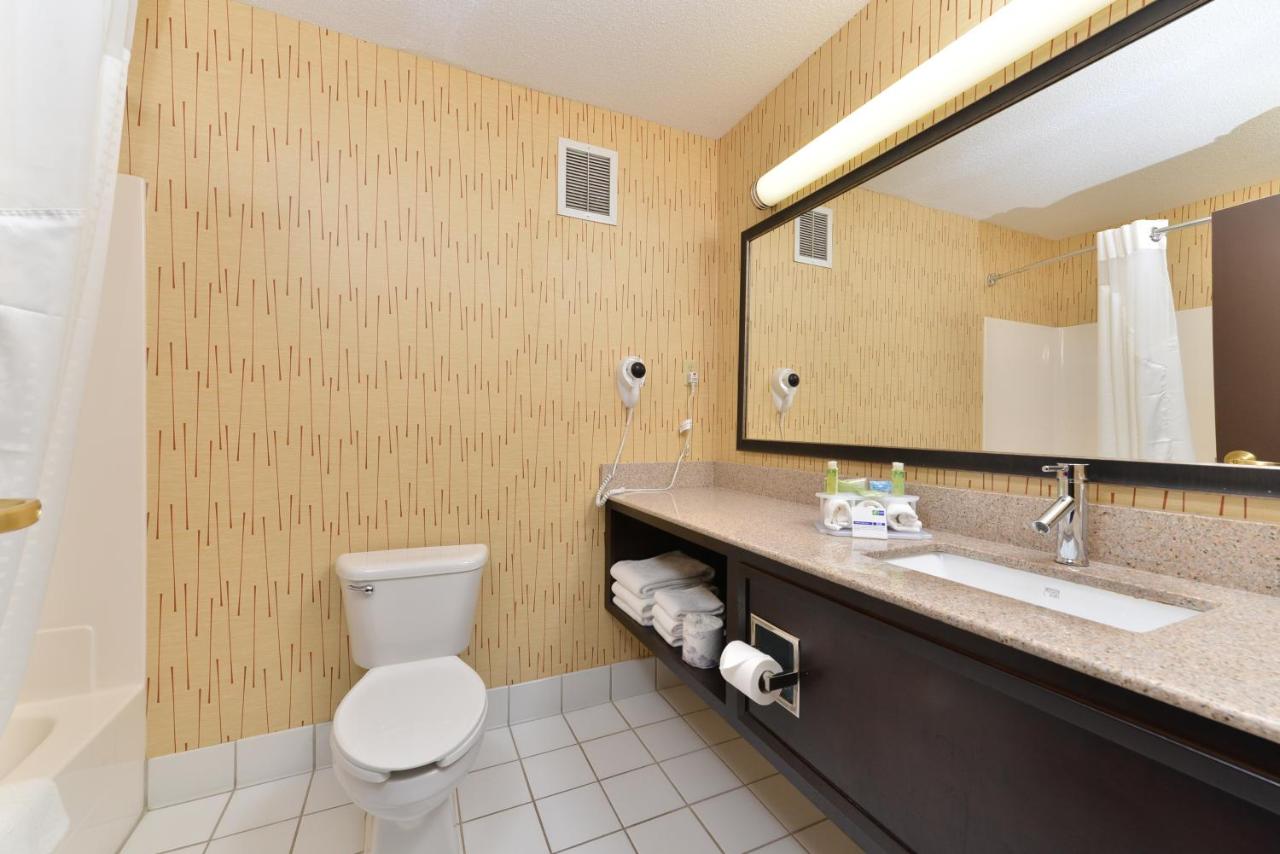 King Room - Disability Access at Holiday Inn Express St Paul S - Inver Grove Hgts by IHG