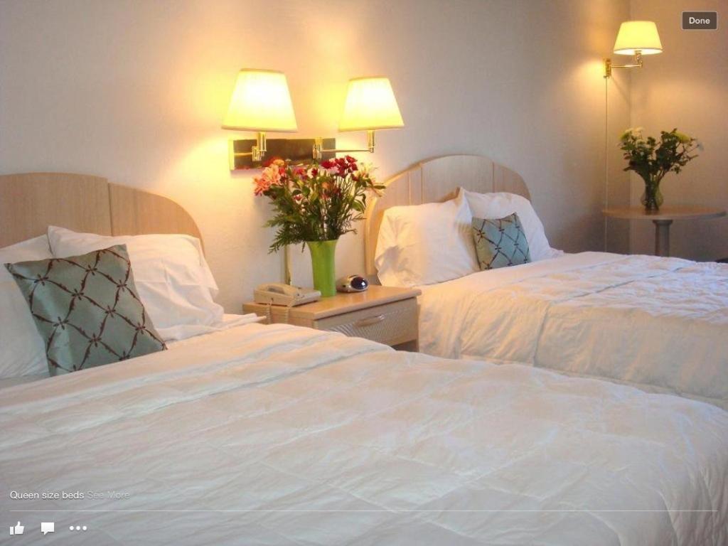Queen Room at Americas Best Value Inn & Suites Bluffton