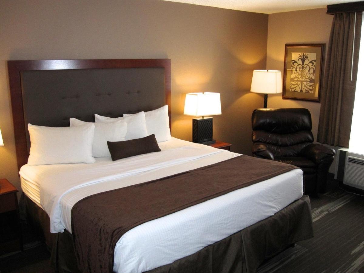 Business King Room - Non-Smoking at Baymont by Wyndham Mandan Bismarck Area