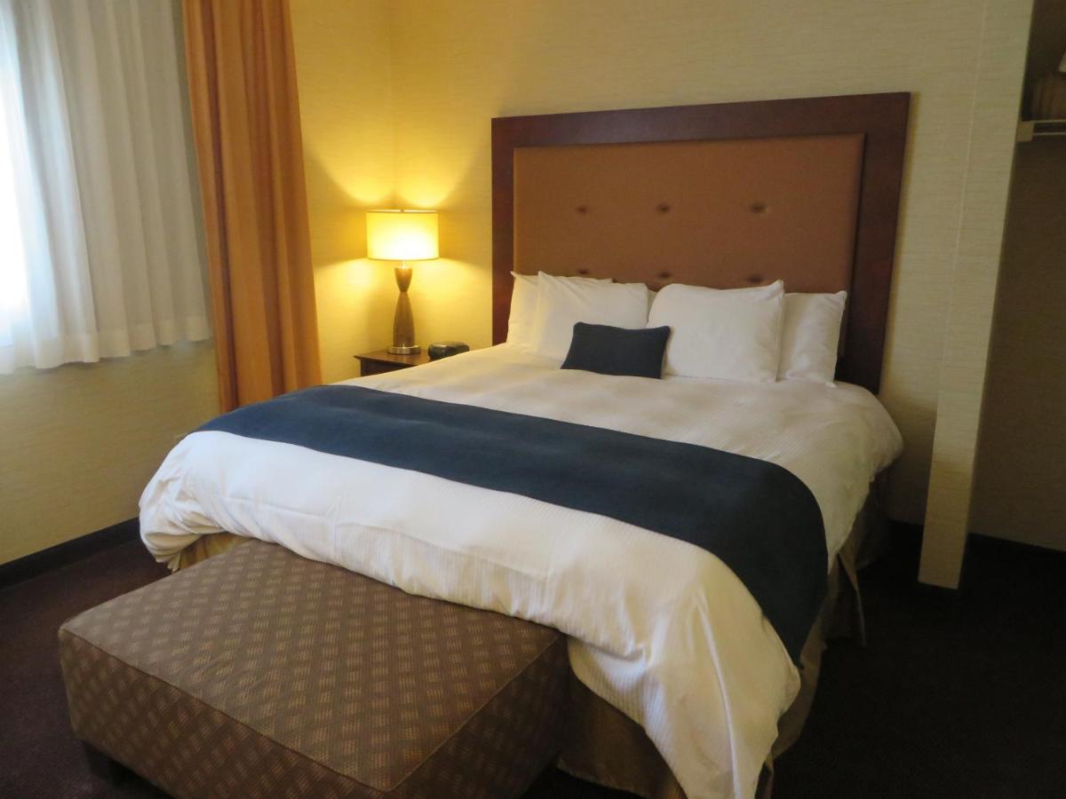 King Room at Ivy Court Inn & Suites