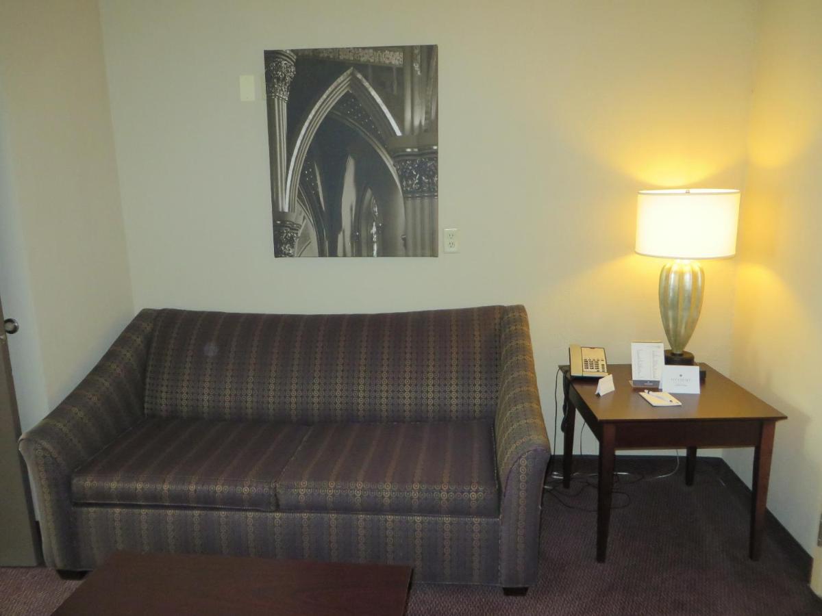 Double Suite at Ivy Court Inn & Suites