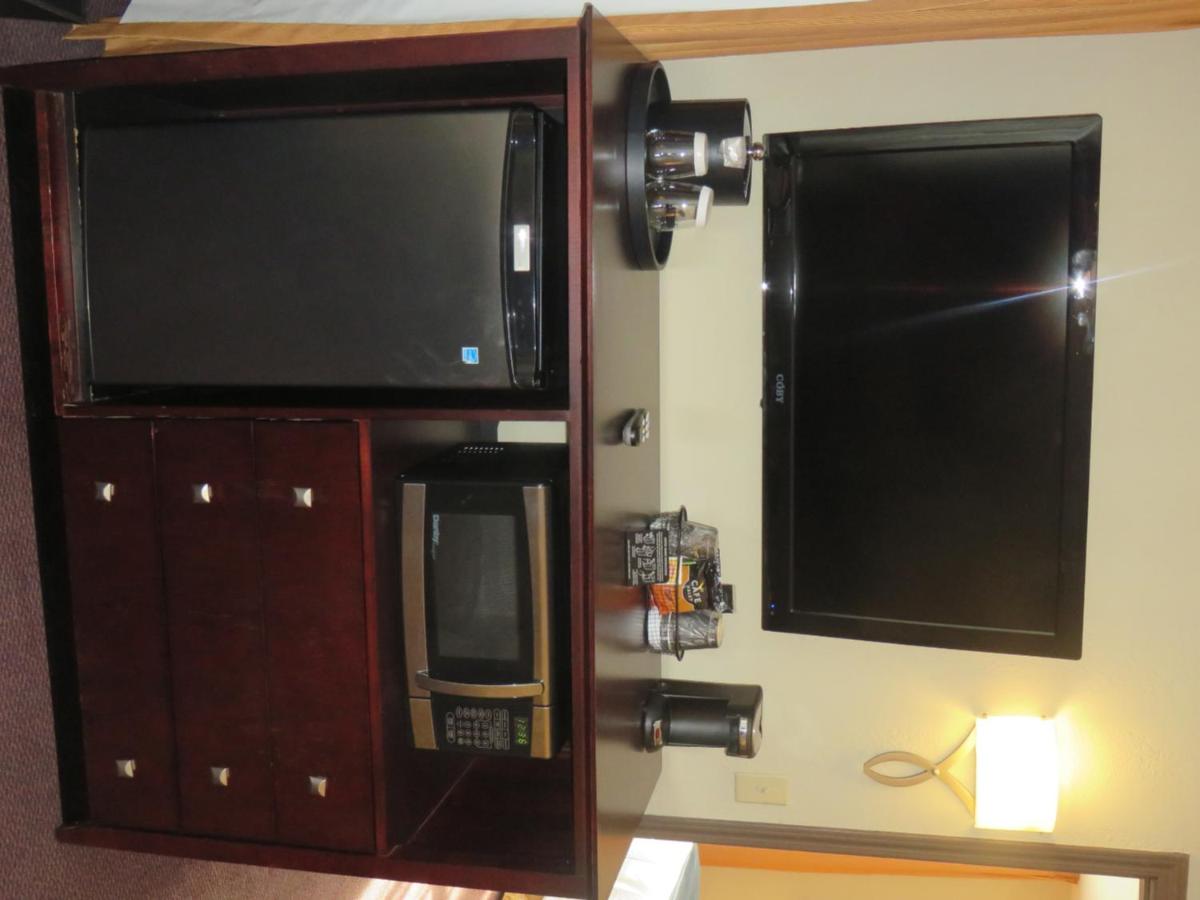 Double Suite at Ivy Court Inn & Suites