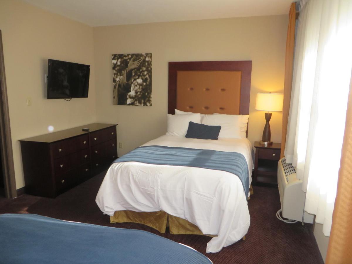 Double Suite at Ivy Court Inn & Suites