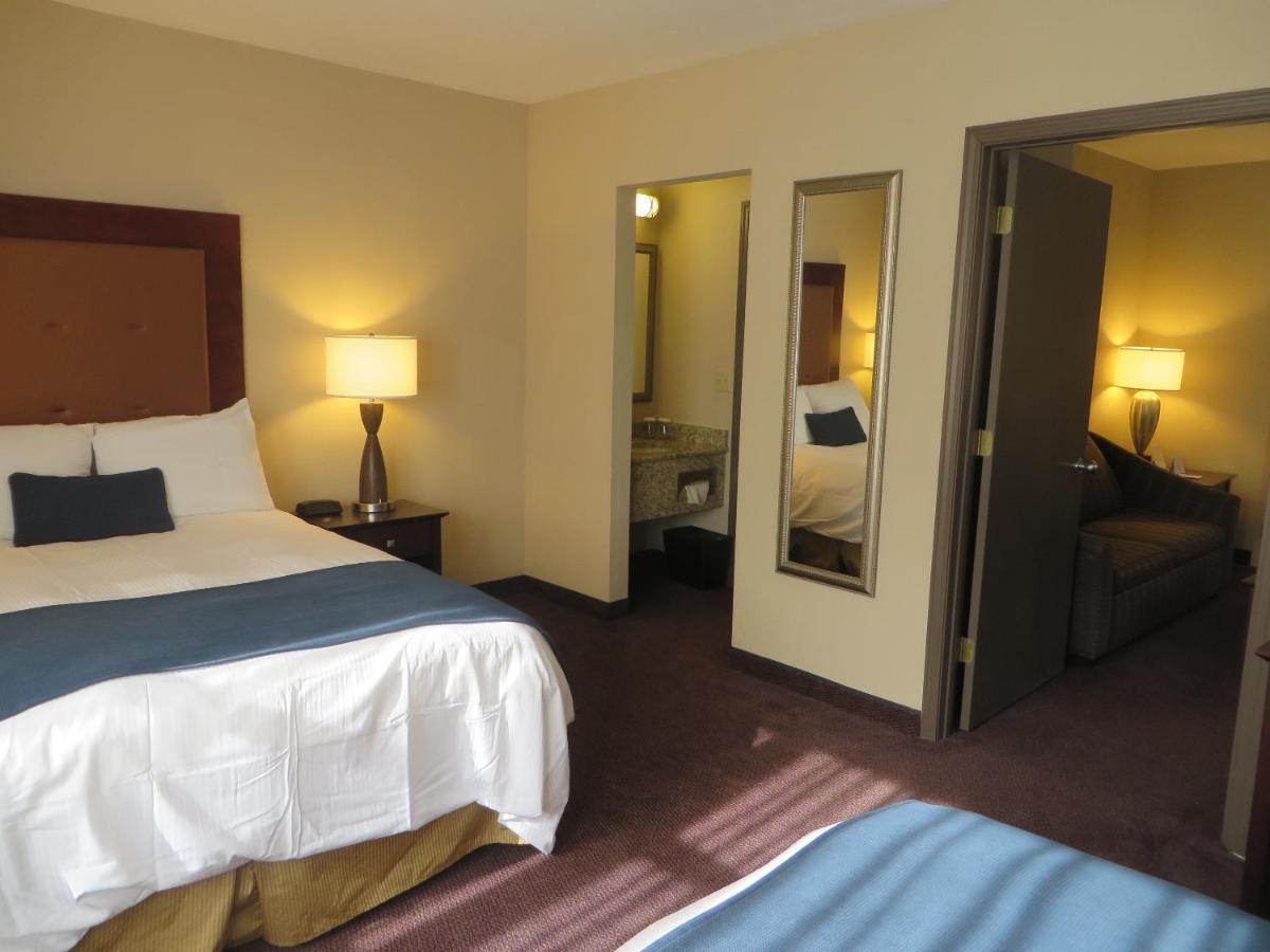 Double Suite at Ivy Court Inn & Suites
