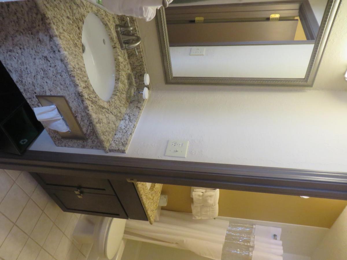 Double Suite at Ivy Court Inn & Suites