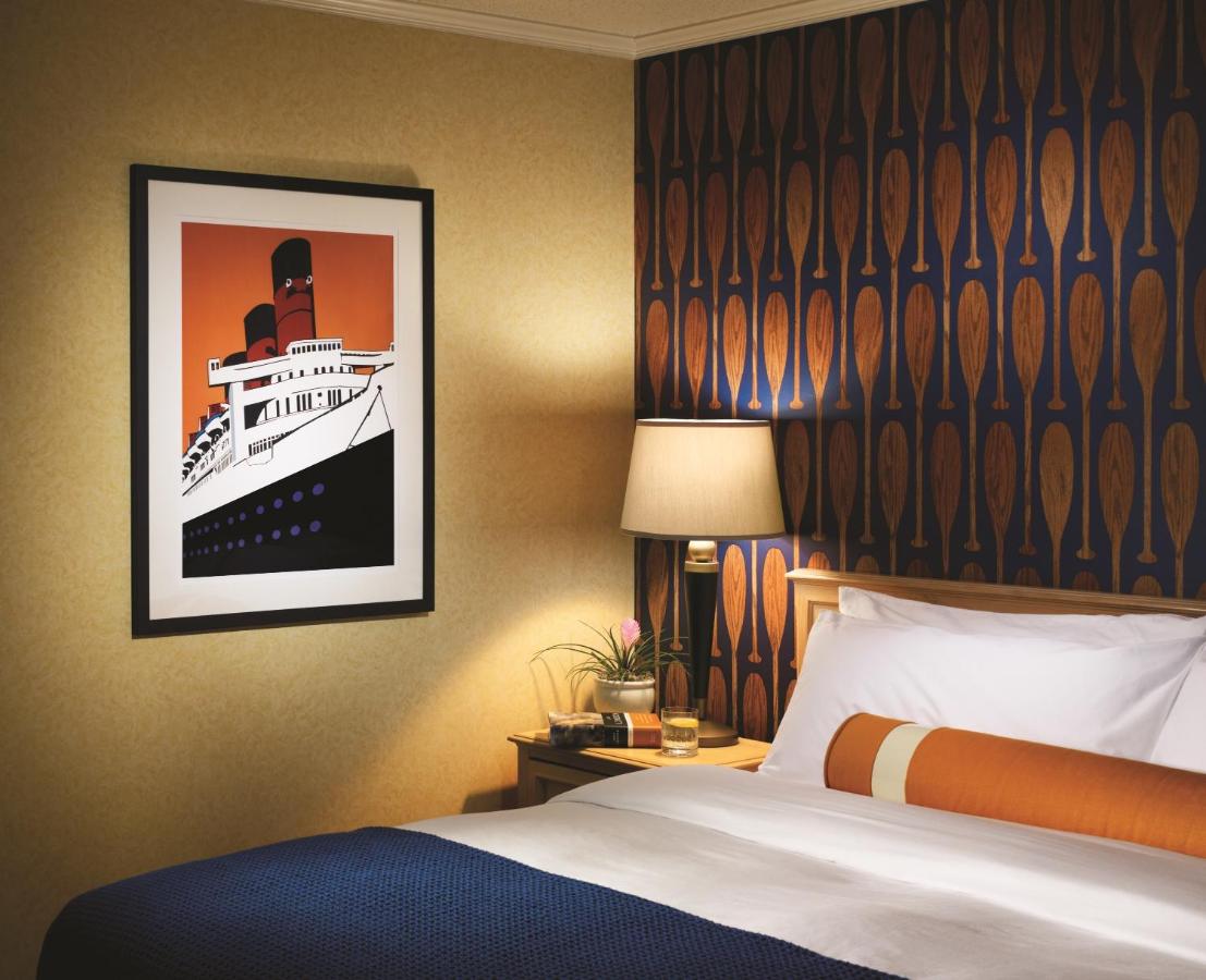 Deluxe King Room at Waterfront Hotel, part of JdV by Hyatt (12381)