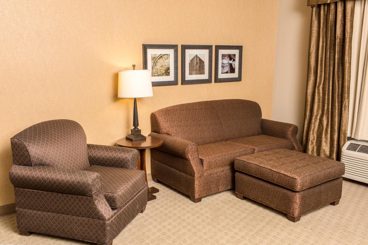 Queen Suite at Teddy's Residential Suites New Town