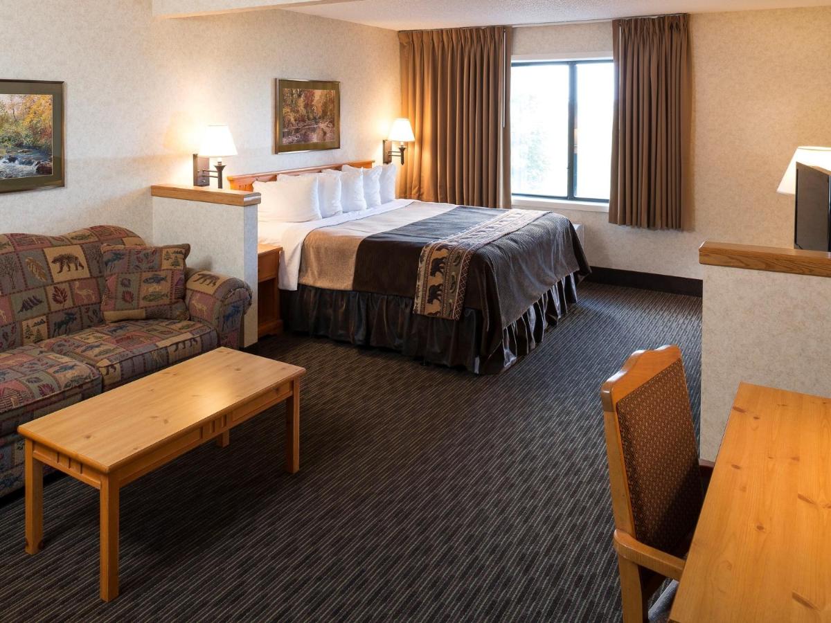 Business Suite at Kelly Inn & Suites Mitchell South Dakota