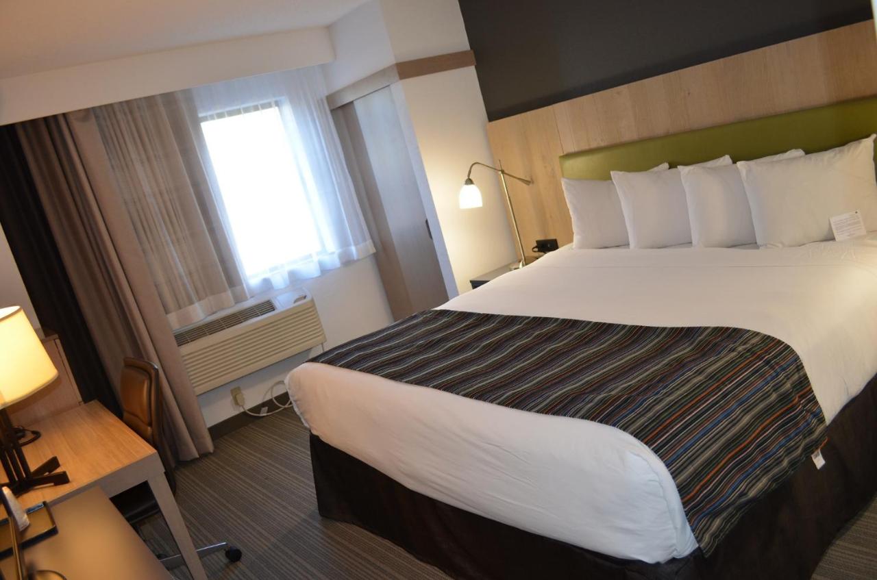 King Room - Non-Smoking at Country Inn & Suites by Radisson, Frederick, MD
