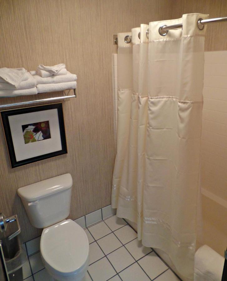 King Suite at Phoenix Inn Suites - Albany