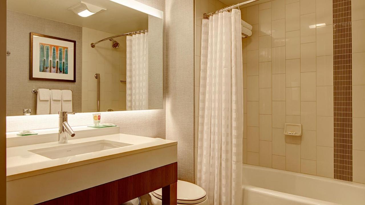 High Floor King Room at Hyatt Place Charlotte Downtown