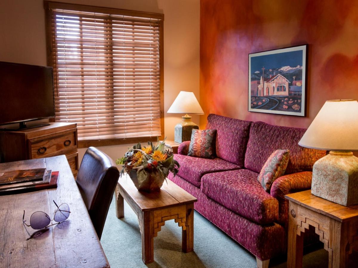 Picuris Junior King Suite at Hotel Santa Fe