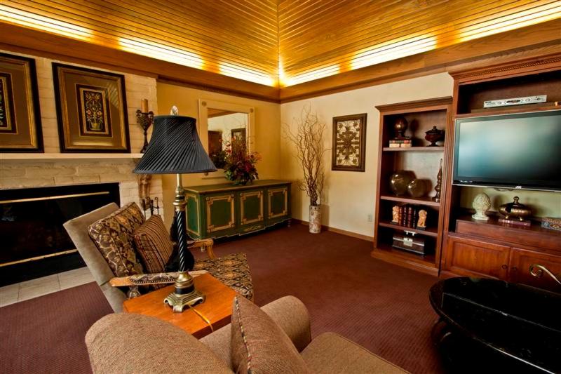 | The Inn at Tallgrass