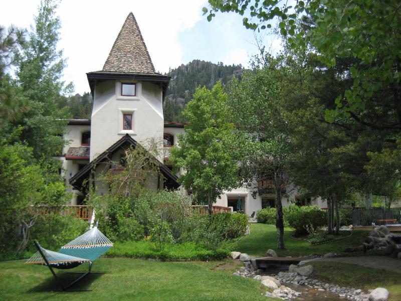 WorldMark Olympic Village Inn