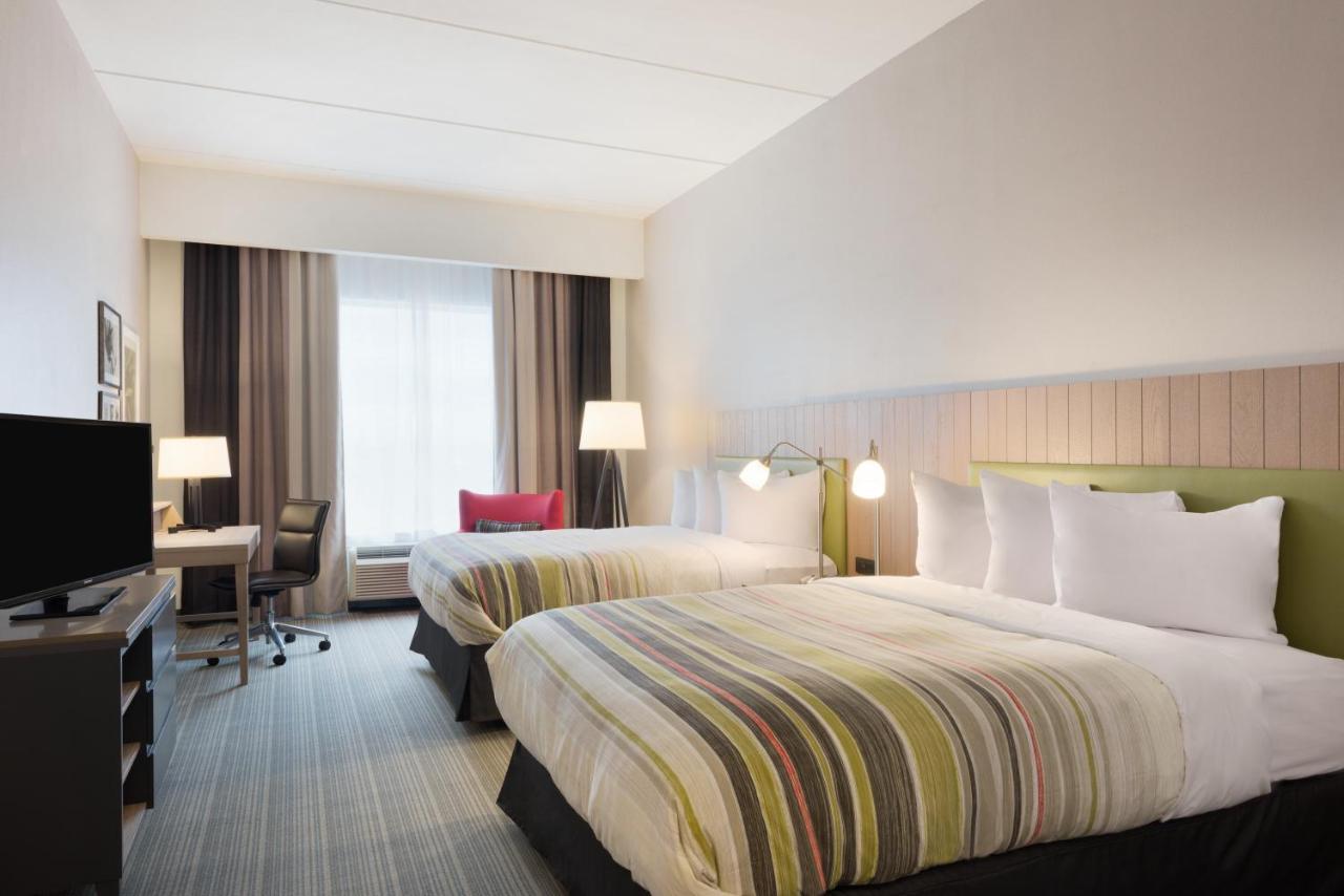 Queen Room with Two Queen Beds - Disability Access at Country Inn & Suites by Radisson, Katy (Houston West), TX