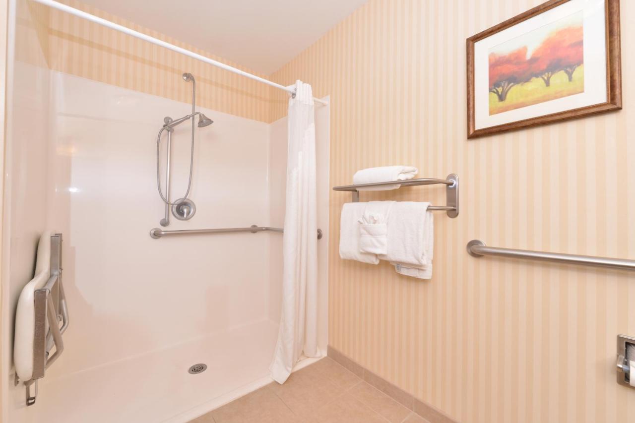 King Room - Disability Access/Non-Smoking at Holiday Inn Express Rawlins by IHG