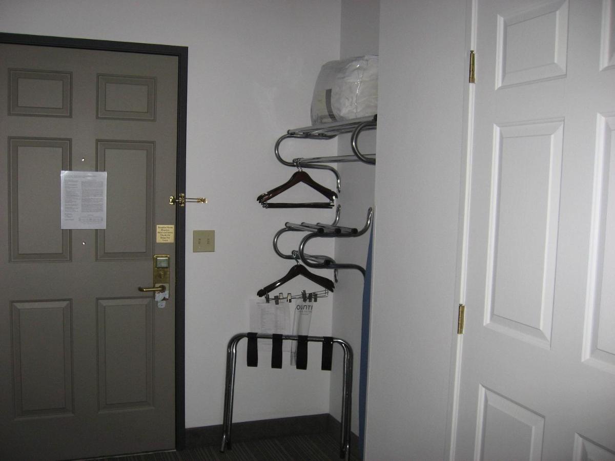 King Room with Roll-In Shower - Disability Access at Country Inn & Suites by Radisson, Wausau, WI