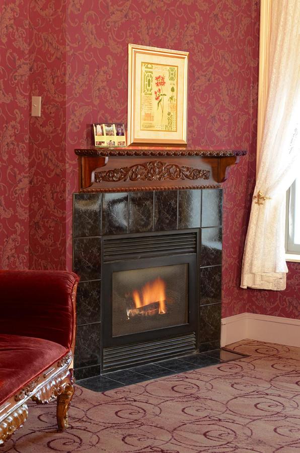 Parlor Suite at Water Street Inn